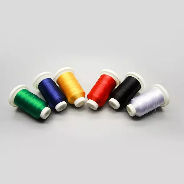Uitstekende kwaliteit 100% polyester borduurgaren 120D/2 1000m Uitstekende kwaliteit 100% polyester borduurgaren 120D/2 1000m